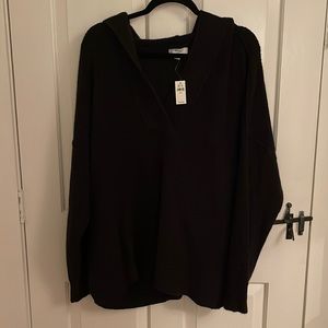 NWT Aerie V-neck hoodie sweater.  Size XL